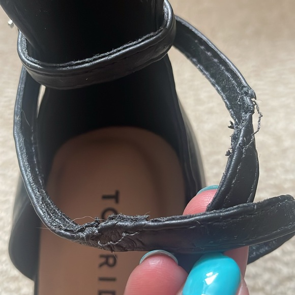 Black Torrid leather heels side 11WW - Picture 2 of 7